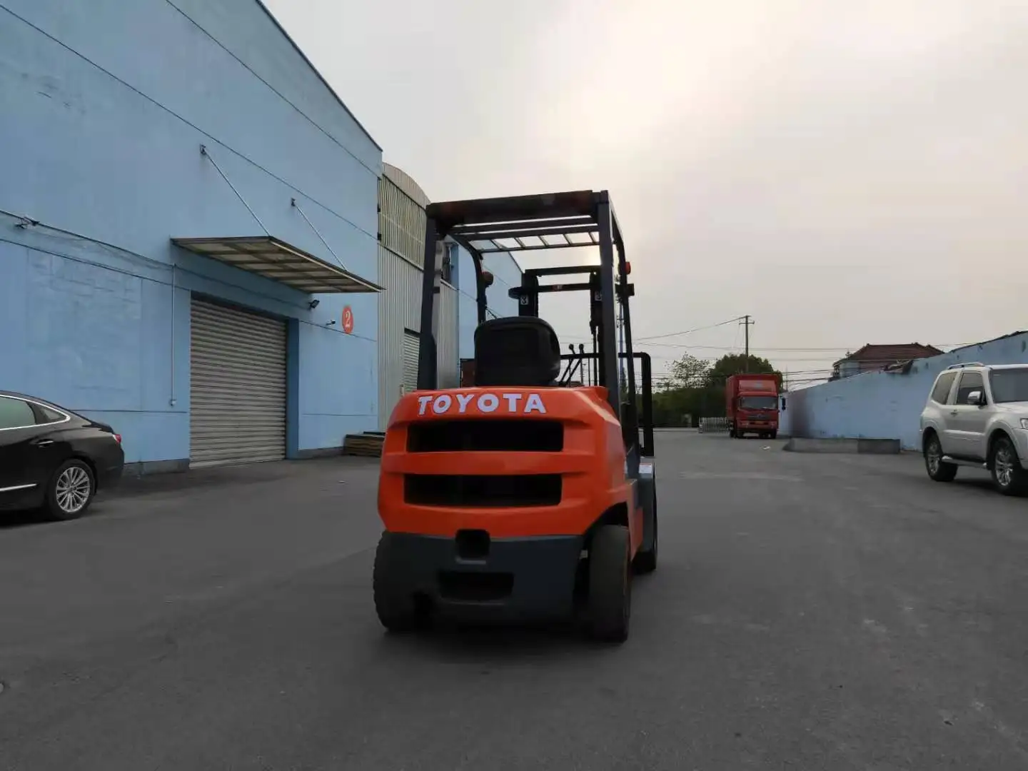 Б/у вилочный погрузчик Toyot FDZN30 от японского бренда 3 тонны б/у небольшой в хорошем состоянии для