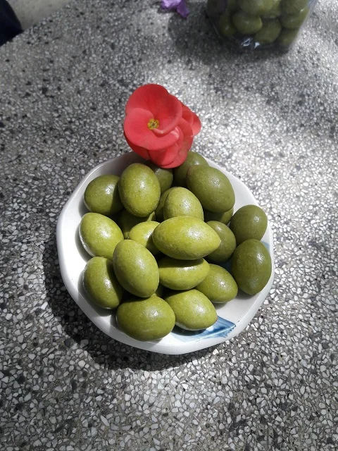 Wholesale Dragee Almonds inside Matcha Chocolate Viet Nam Original