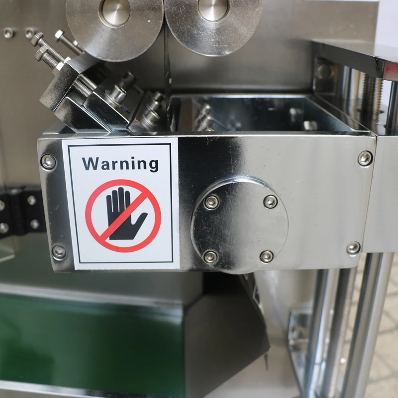 Automatic cosmetic Shampoo lotion Whisky alcohol cream liquid water sachet filling machine