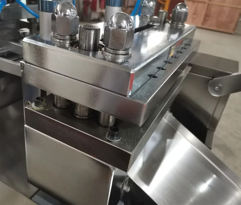 Aluminum Plastic Flat Plate Automatic Blister Pack Machine Tablet Softgel Gelatine Capsule Blister Packing Machine