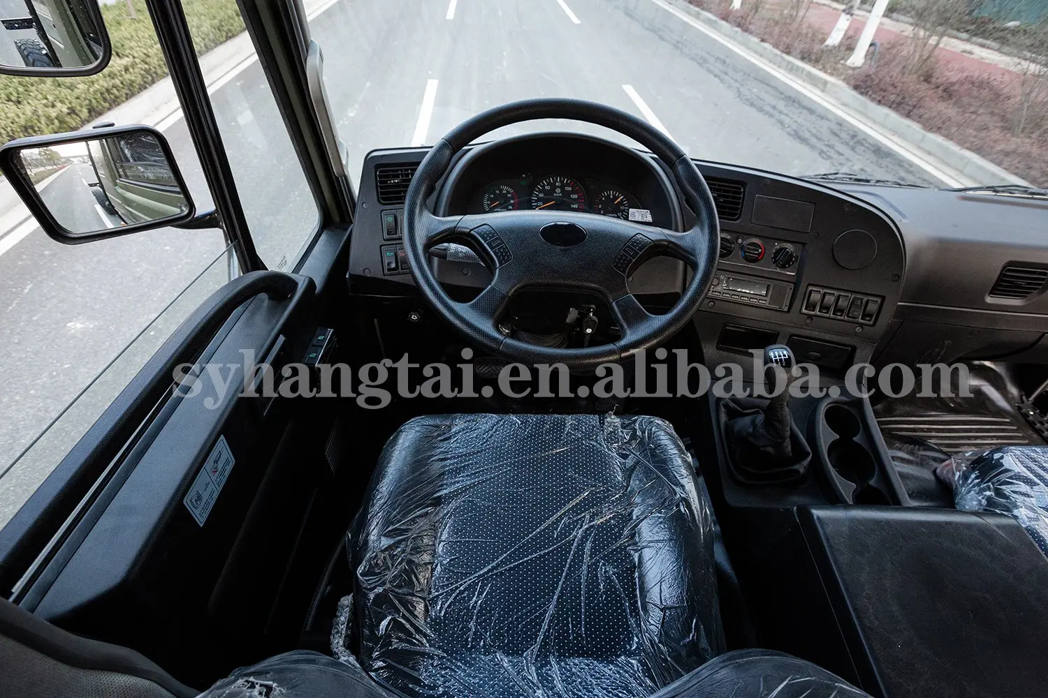 Custom All Wheel Drive Personnel Transportation 4WD Truck 190hp Diesel Engine With 60% Gradeability