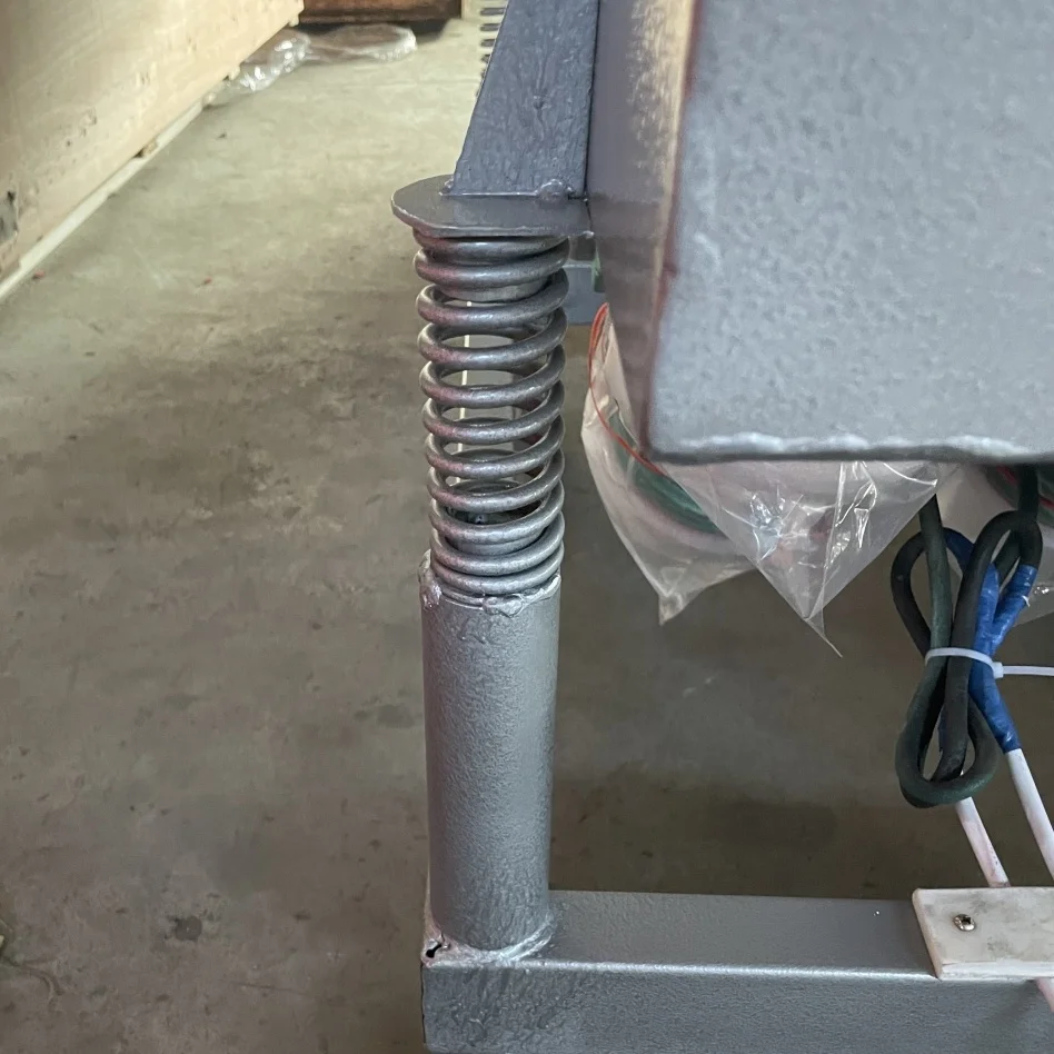 Hot Sale Linear Vibrating Sieve Machine with Motor for Grain Sorting Sifting Screen Equipment