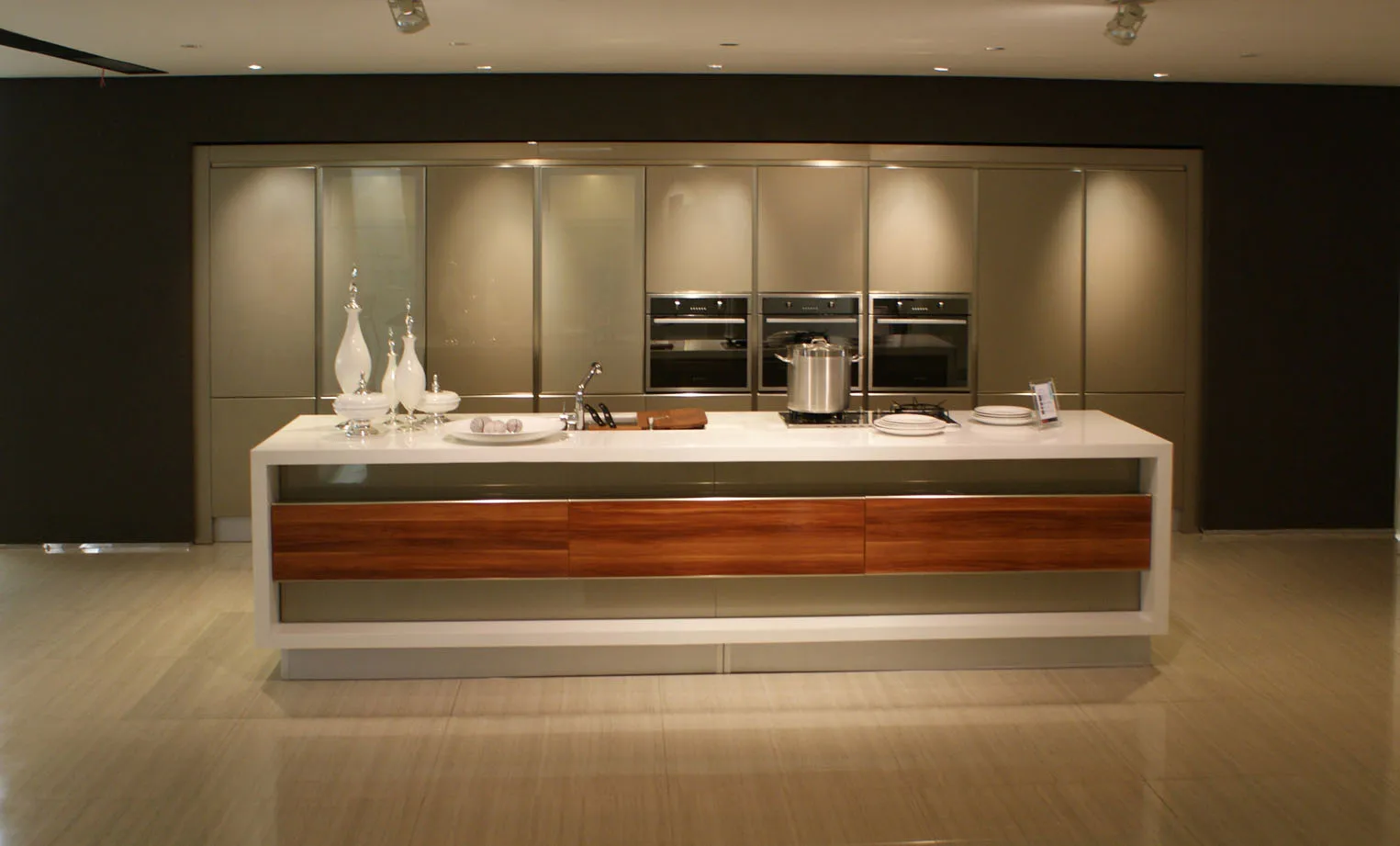 CBMMART High Quality Water Proof Kitchen Cabinet Lacquer Modern High Technical White Sale Accessories Kitchen Remodel