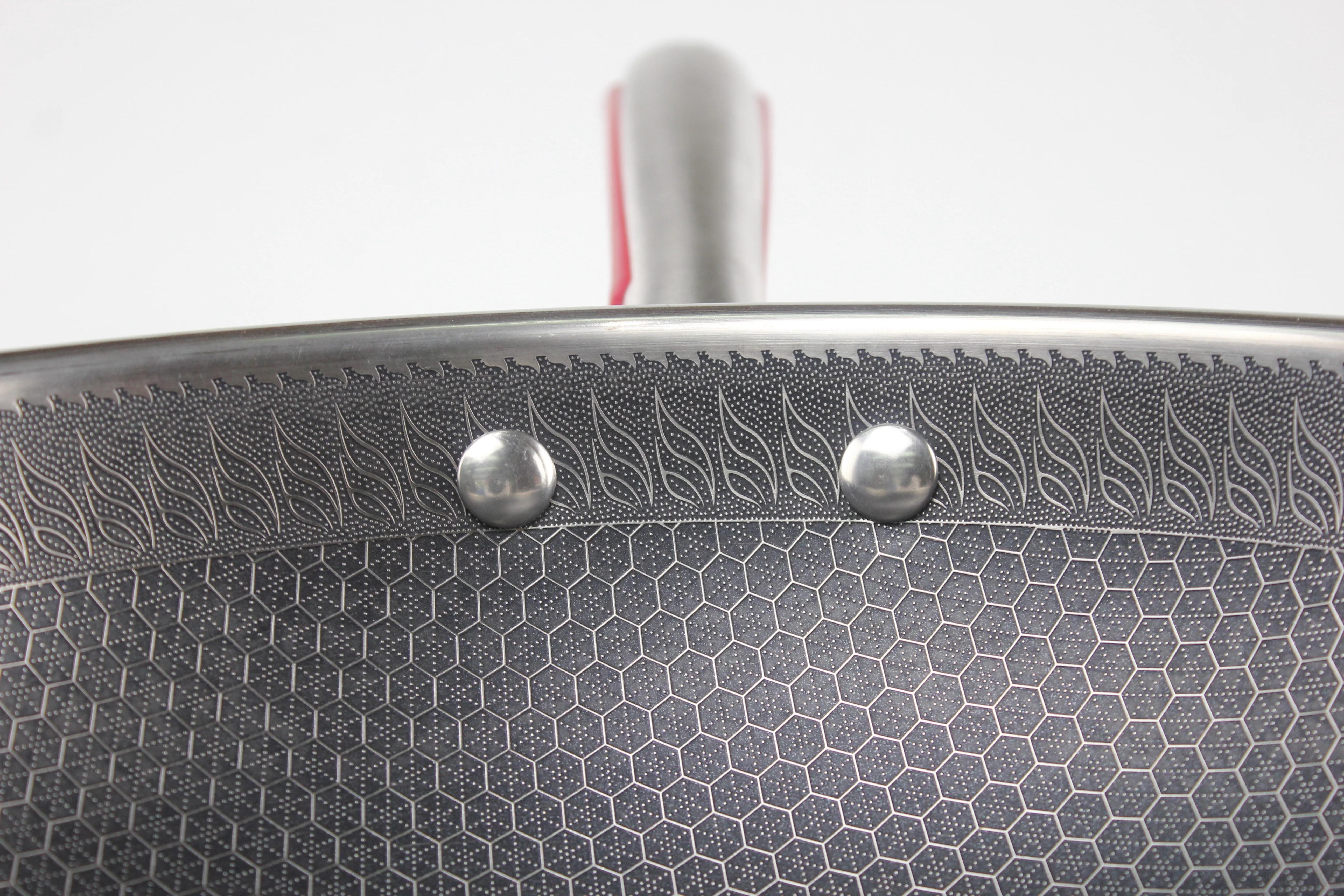 2022Southeast Asia hot selling honeycomb frying pan stainless steel 304 kitchenware frying pan 34cm non stick pan