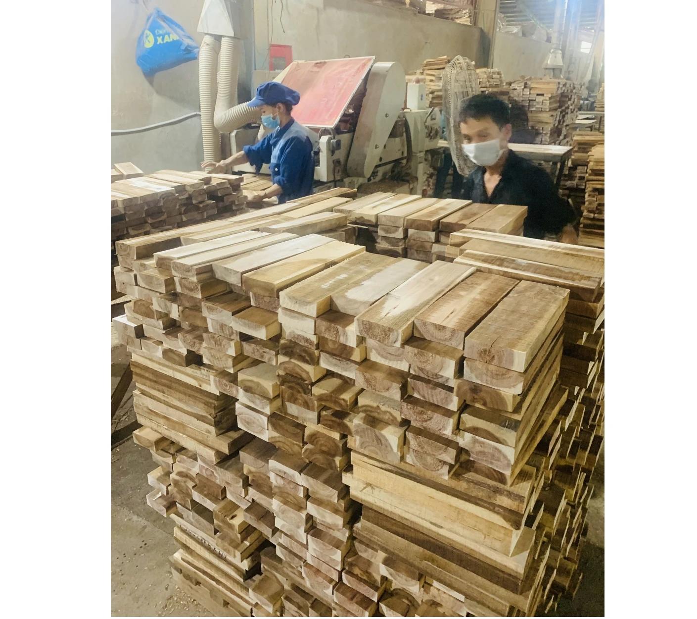 Лидер продаж деревянная доска из акации шарнирная панель с пальцами твердая мебель панели Pnaels проклеенной кромкой Вьетнама