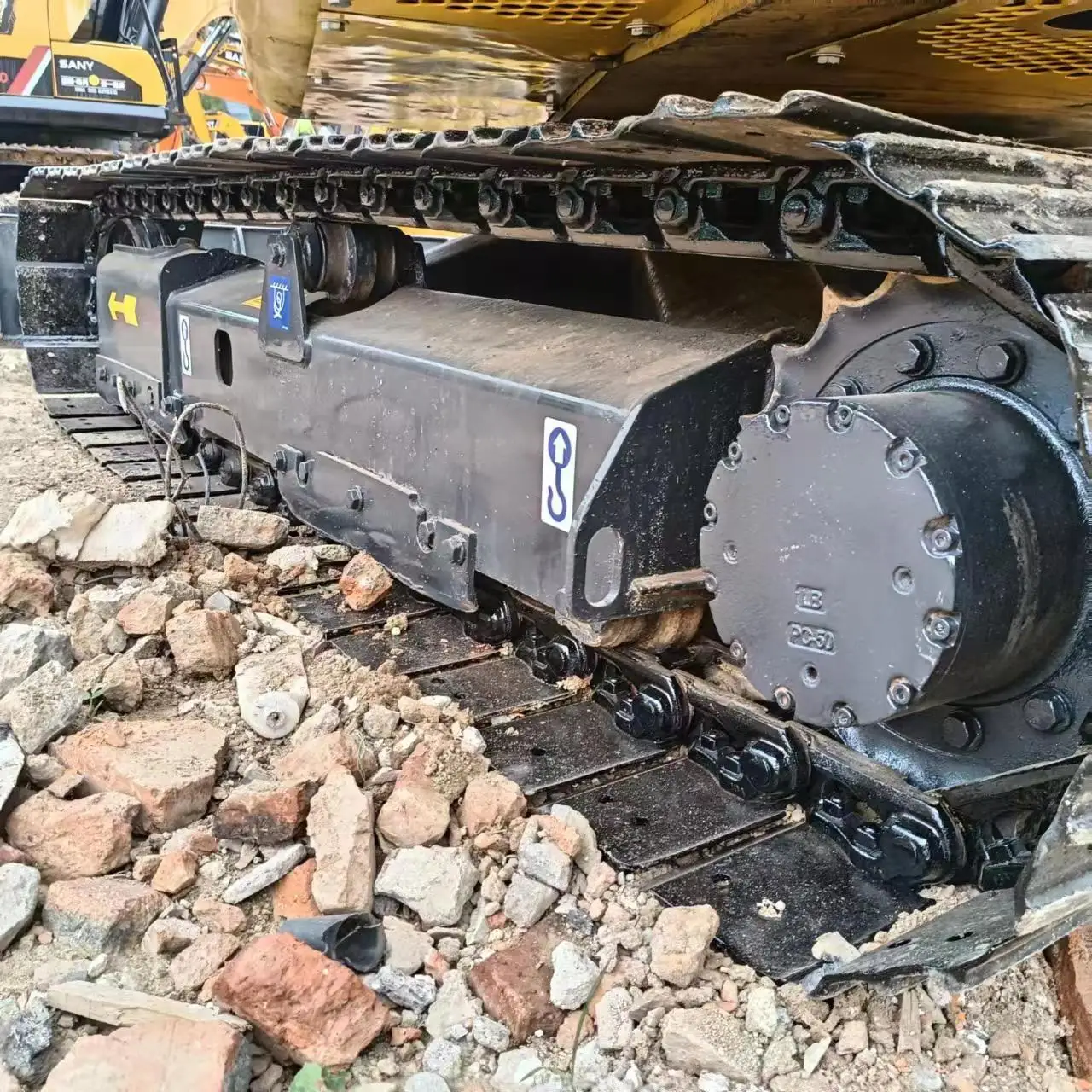 Komatsu 56 находится в хорошем состоянии 5 6 тонны подерженного дешевы а оригинальная краска надежна