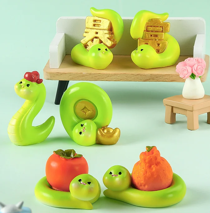 small gift kawaii cartoon chinese new year 3D snake decorations 2025 doll zodiac golden figurines resin kids art craft ornaments