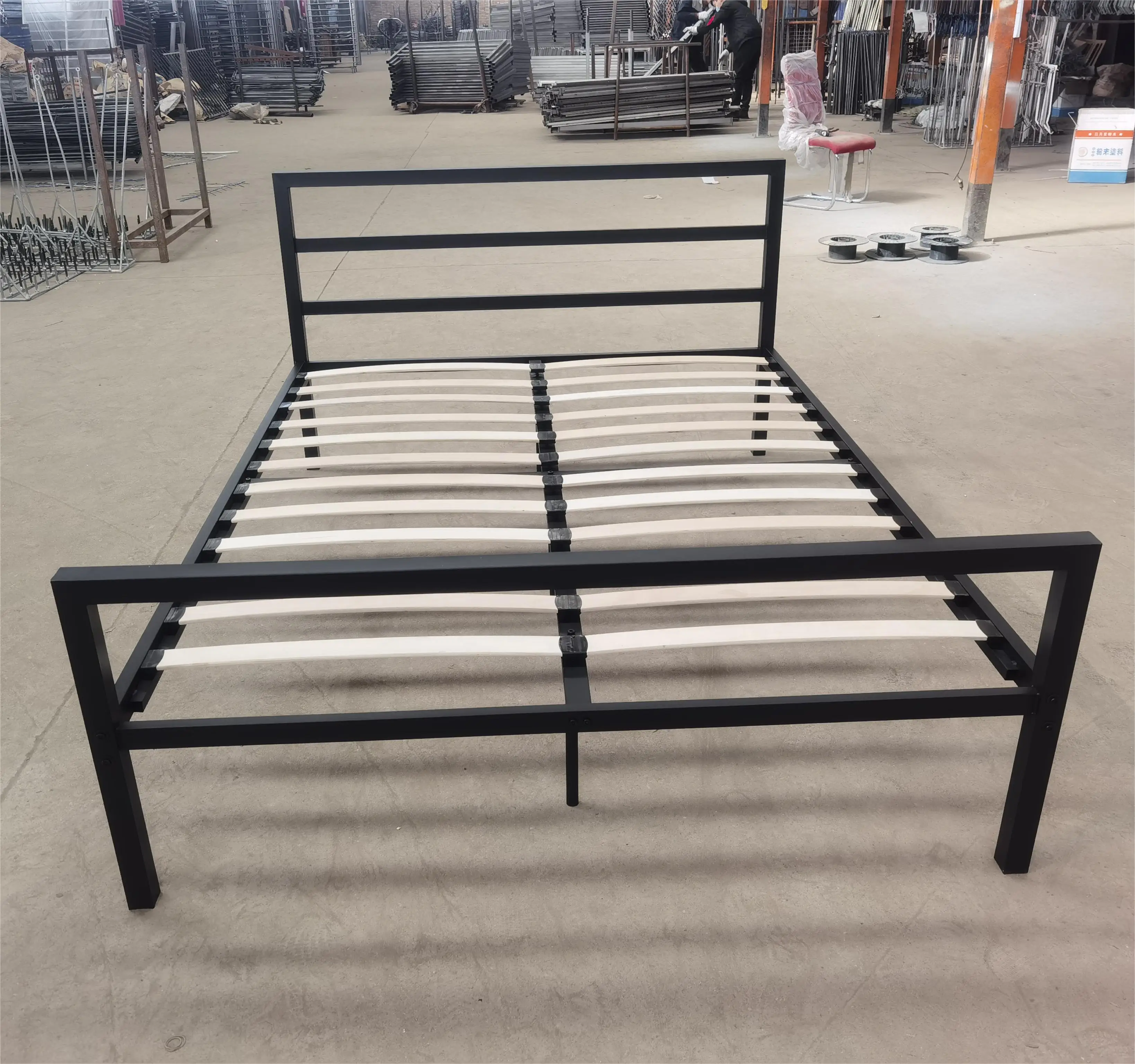 New Design Bedroom Furniture Beds Twin Full Queen Size Bed Frame Wooden Salt Metal Bed Base Wooden Slat Support