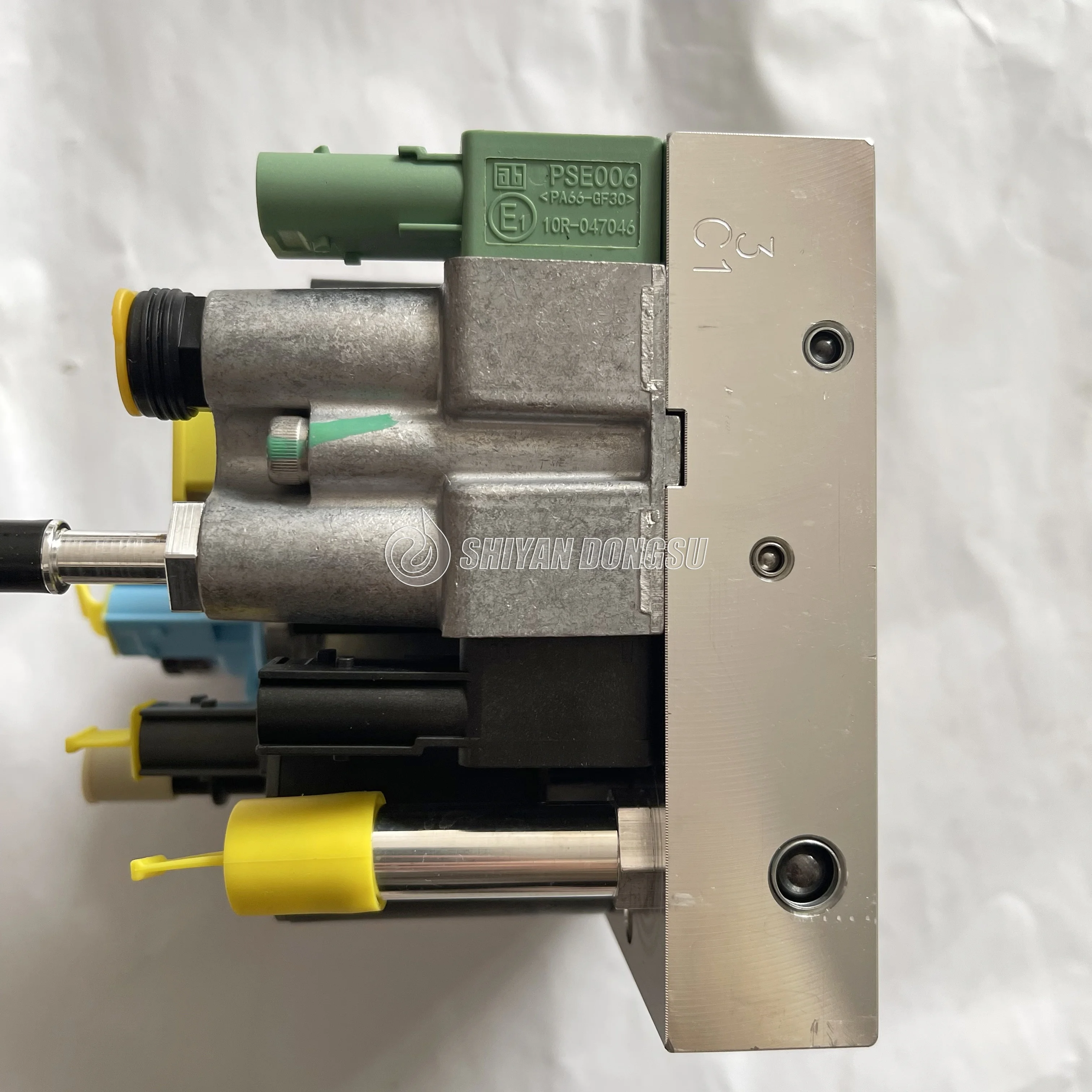 Original 24v SCR dosing pump adblue Pump module P1205710 PDE034-09 00241827 3 Pins FH4 23387865