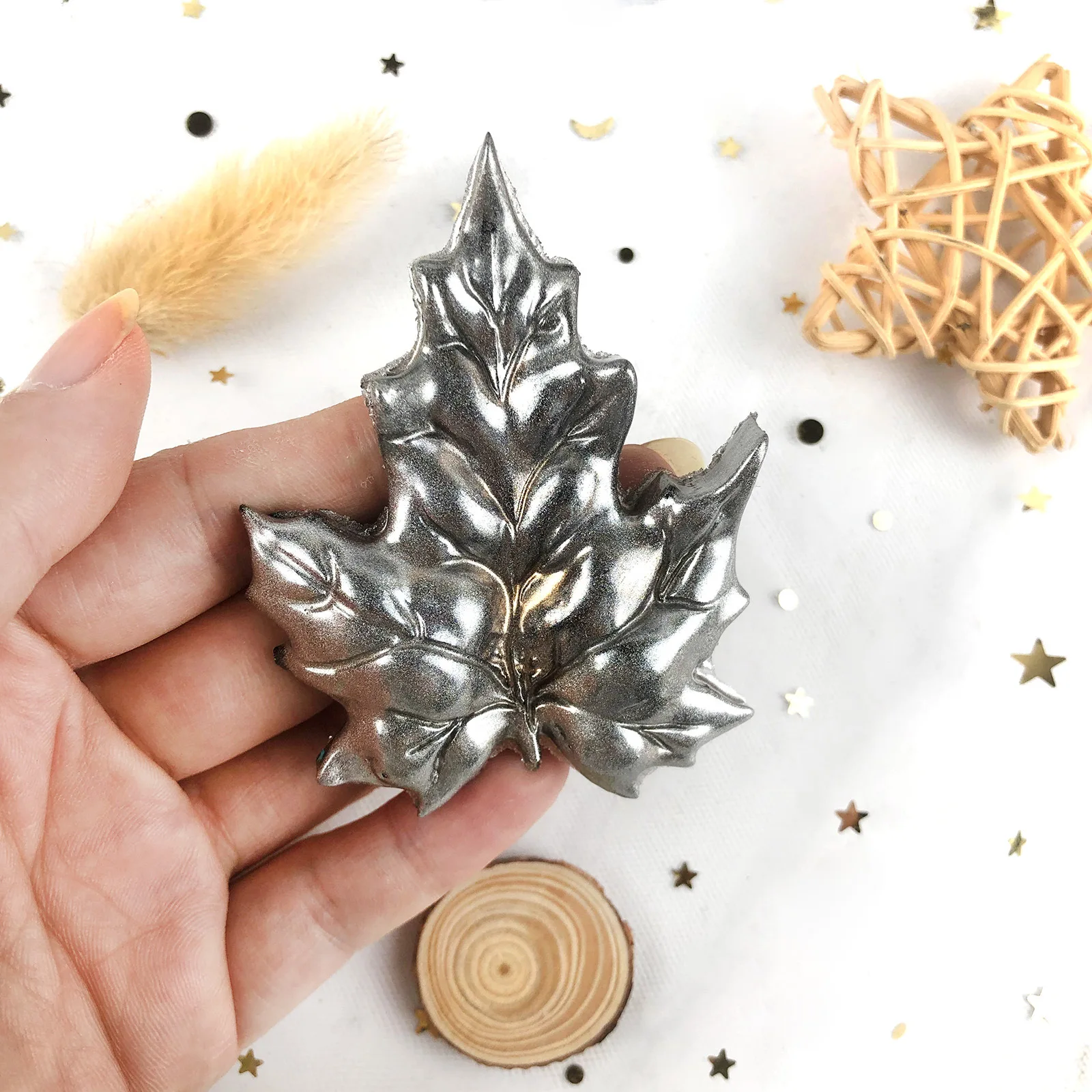 Creative maple leaf beautiful wall hanging simulation maple leaf shooting props 3d semi-three-dimensional maple leaf diy