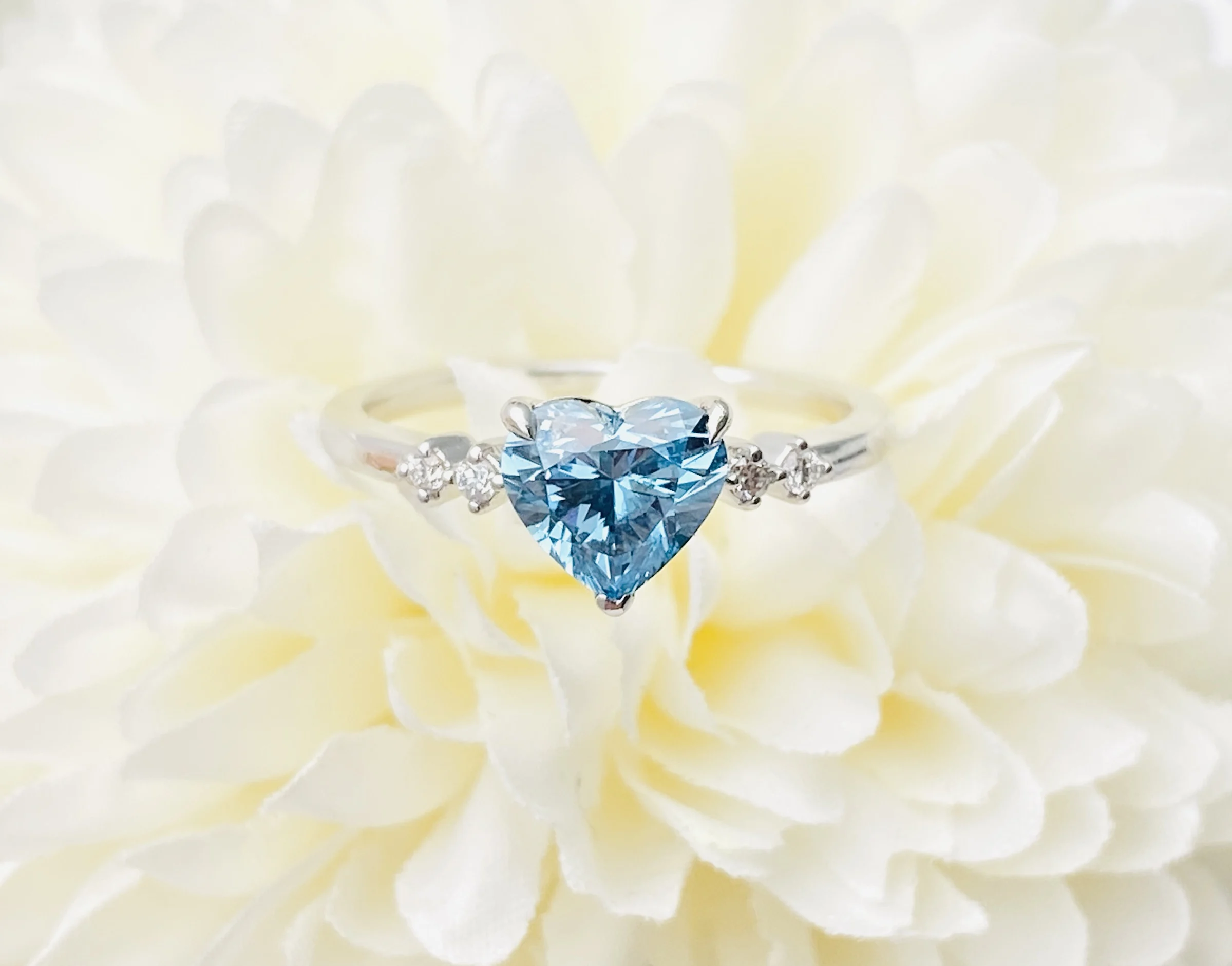 Heart cut blue lab 1.22 ct HPHT high pressure synthesis of diamond Cvd growth blue diamond