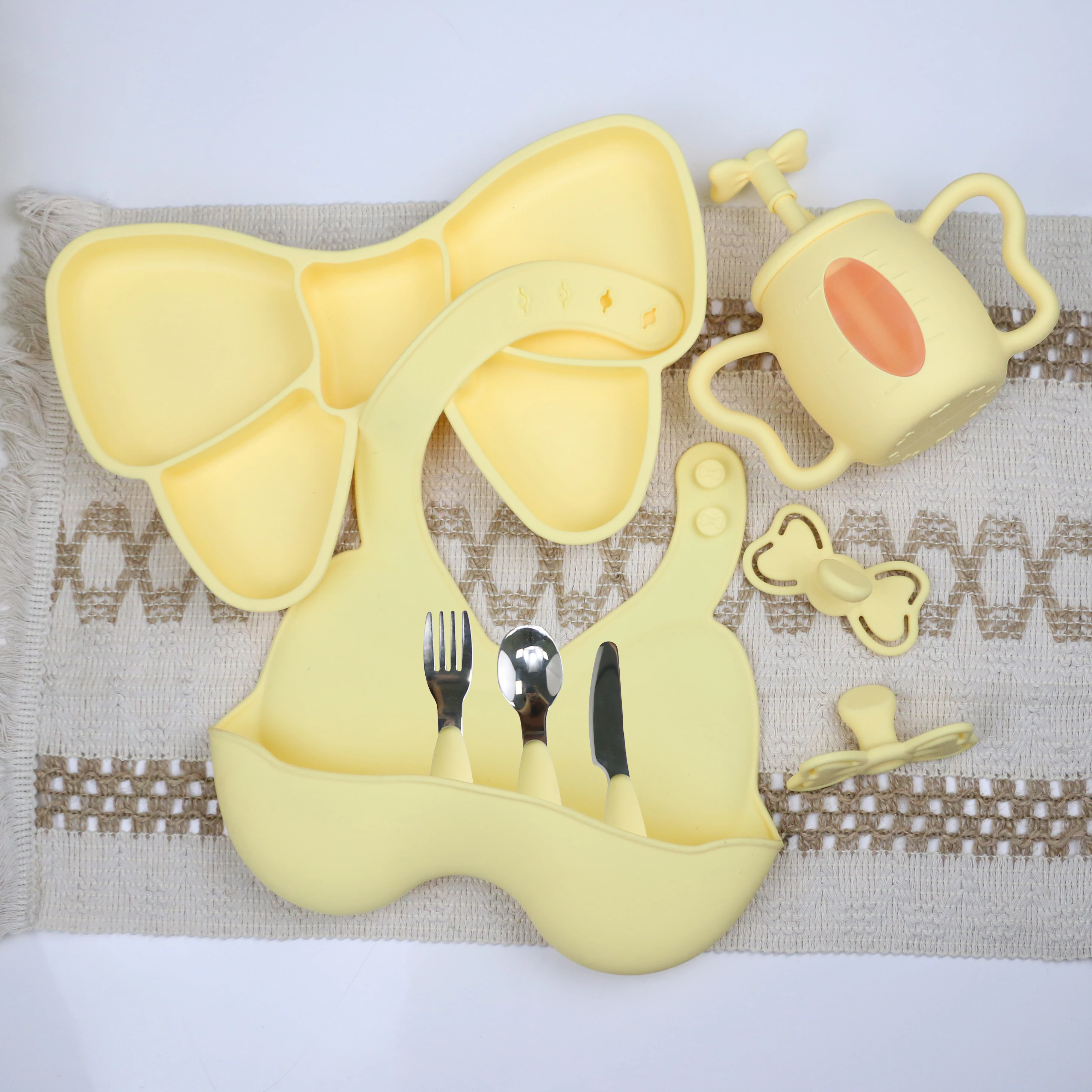 BPA free silicone butterfly shape toddler drinking cup No spill baby learning drinking silicone cup  Food grade  silicone cup wi