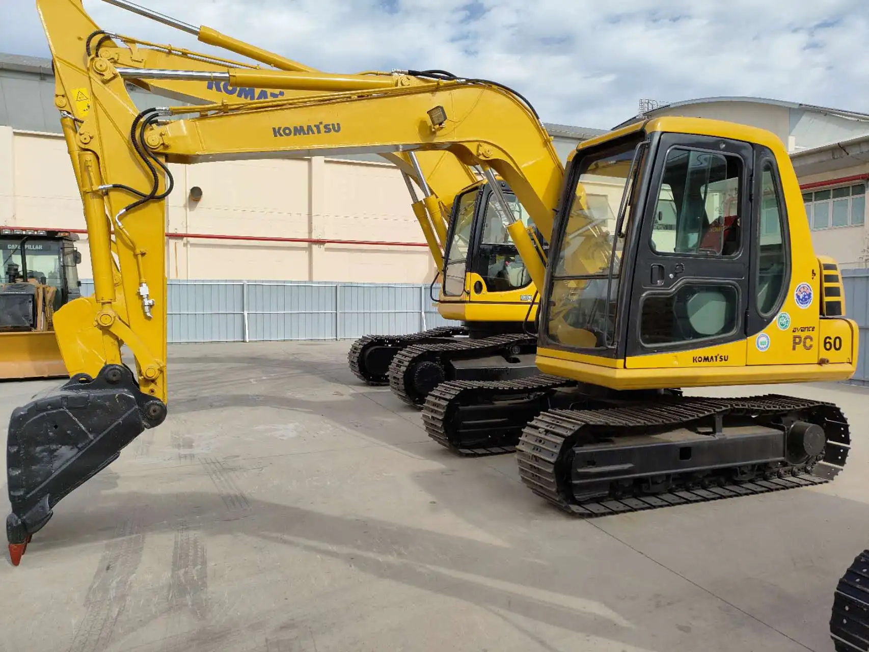Экскаватор komatsu pc56 pc35 pc40 pc45 pc60 pc55 pc78 pc100 pc120 pc130 pc200 экскаватор для продажи