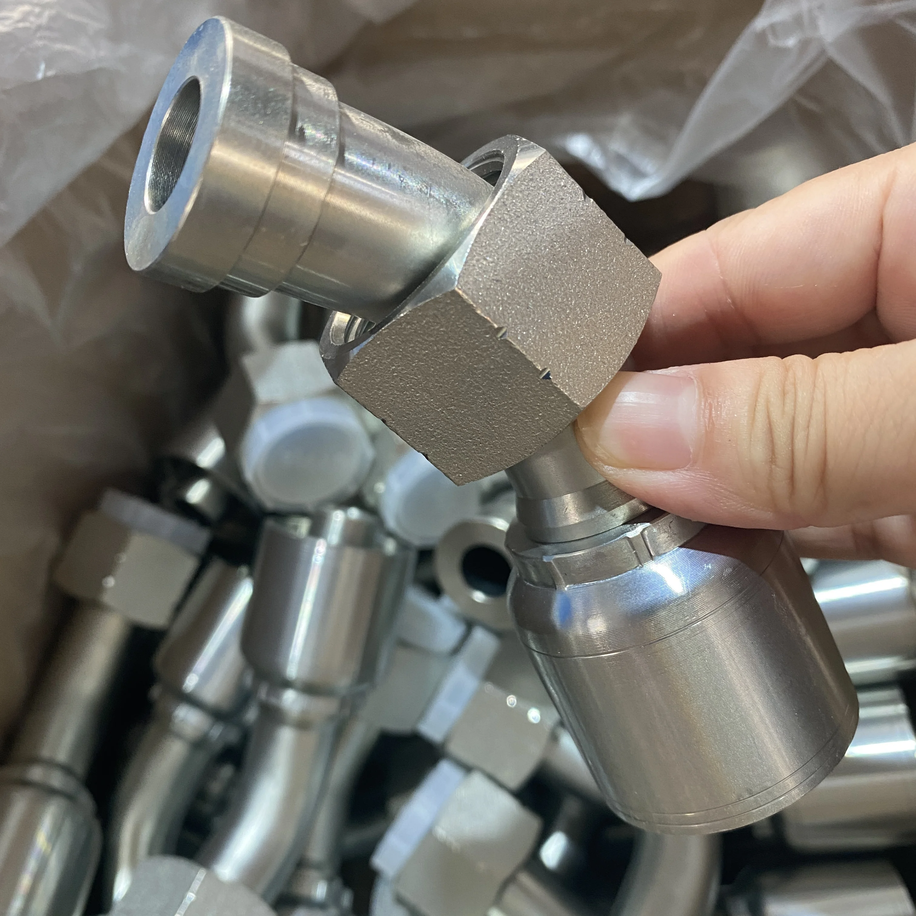 ORFS Pipe Fittings Elbow 45 degree Fitting 24241 one Piece Hydraulic Fitting 1J743