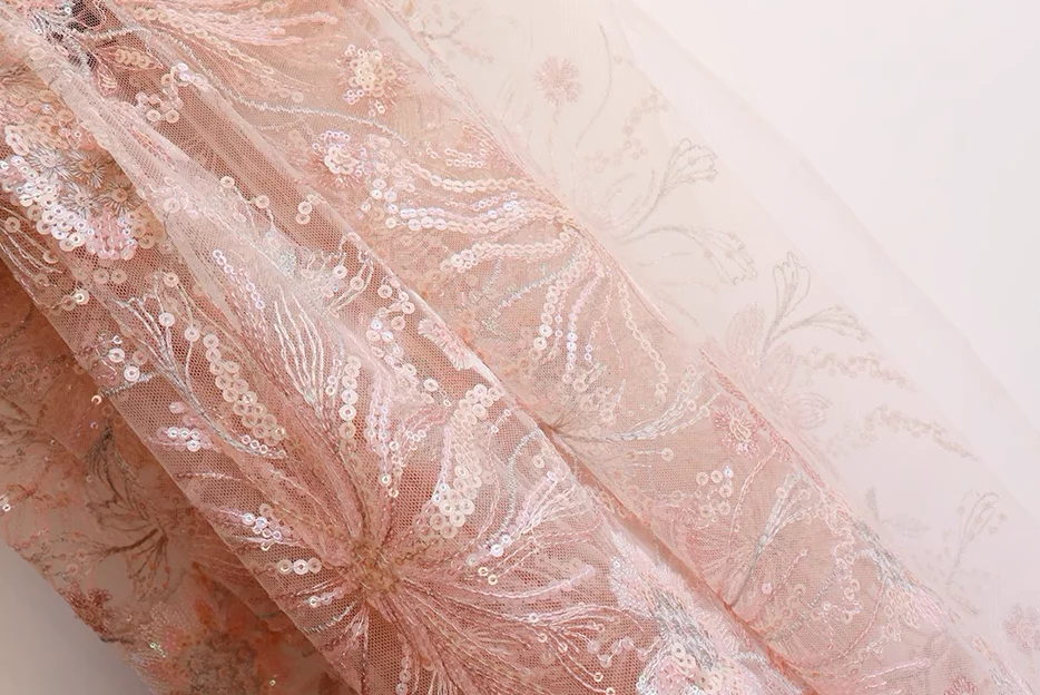 Кружевная ткань с блестками