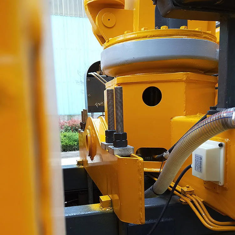 Hot sale Crane Man Basket Hydraulic Telescopic Boom 5 ton Truck Mounted crane for truck whit crane workshop