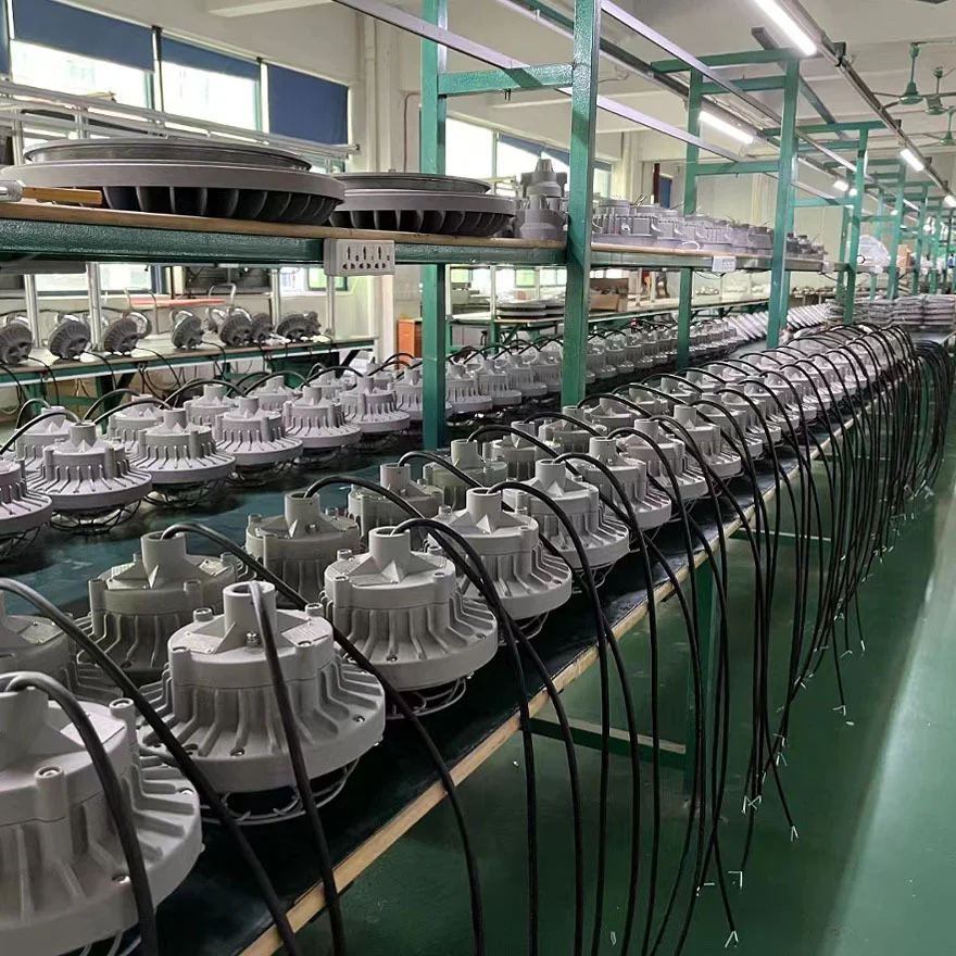 30w~200w Chemical Industry Gas Station Tunnel IP67 Waterproof for Salt Water Corrosion Hazardous Area with UL844 Certification