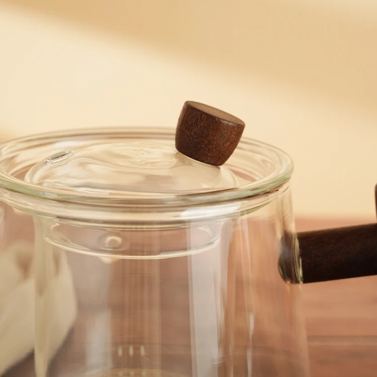 700ml High Borosilicate Glass Jug Wooden Handle Tea Strainer Jug Household Cold Kettle High Temperature Resistance