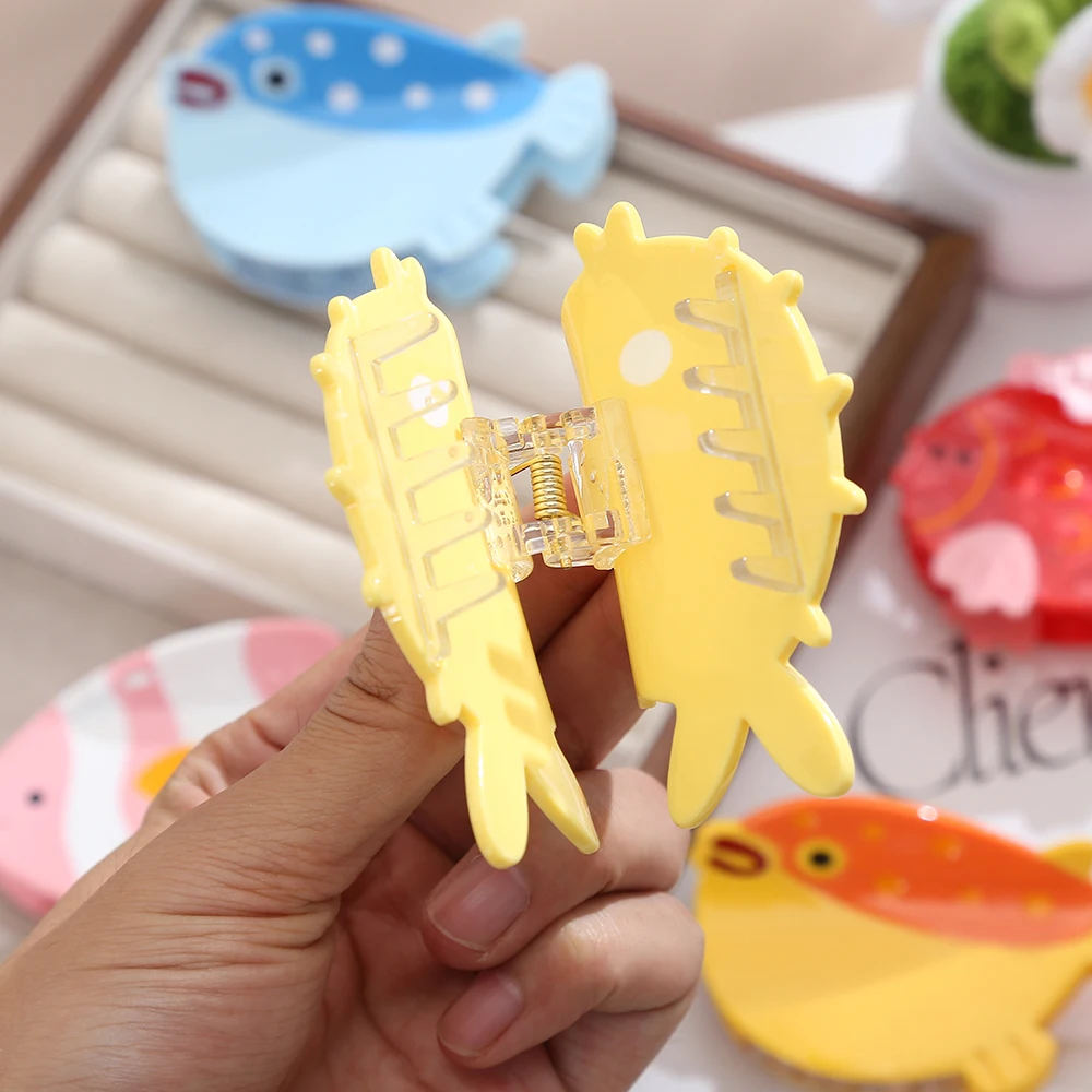 Qiyi Wholesale New Design Funny Aquatic Organism Hair Claw Acetate Cellulose Fish Hair Claws For Women Girls