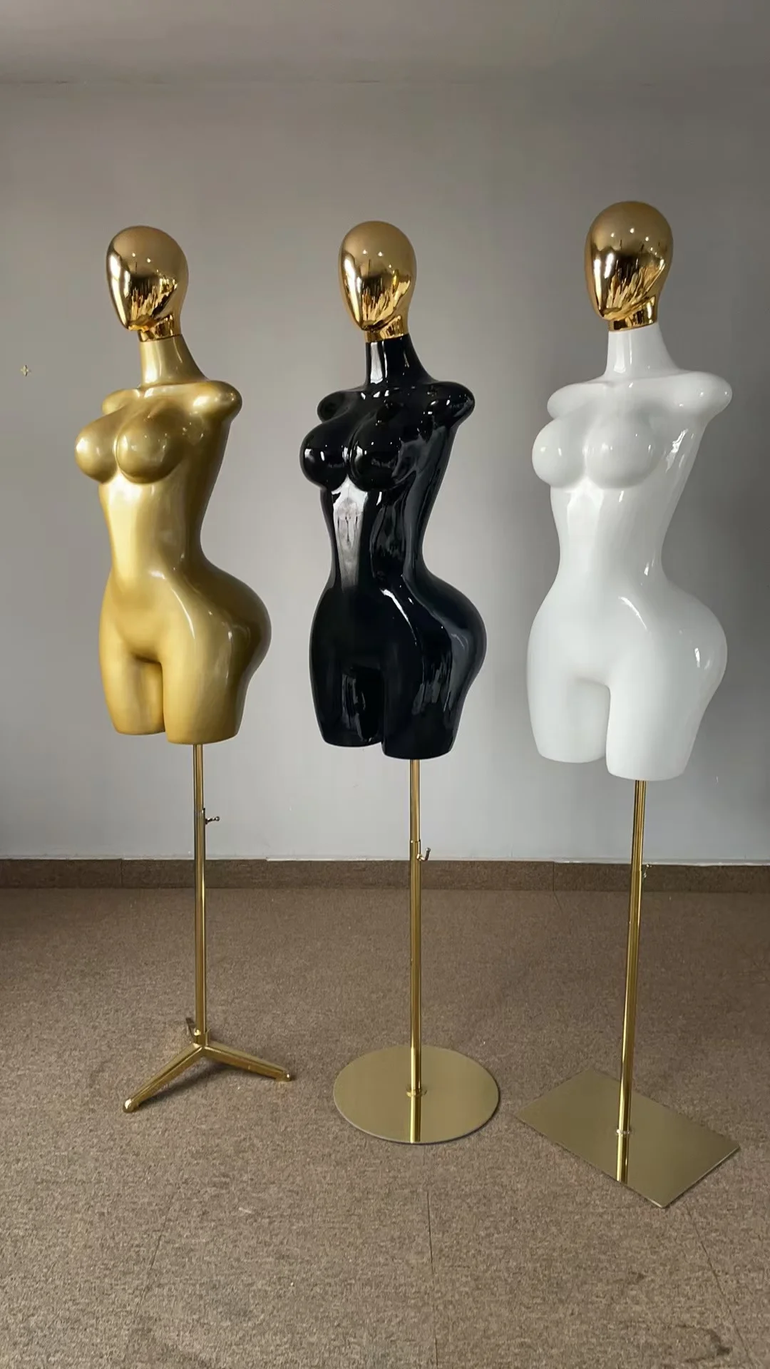 Wholesale curvy models XXL female torso dummy upper body dress foam mannequin gold mannequins doll for sale
