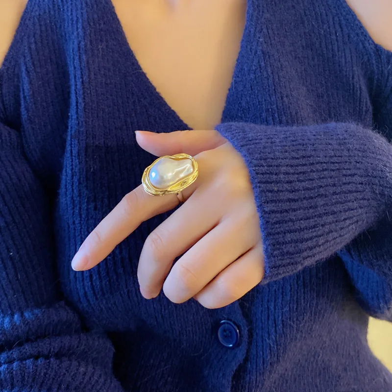 Fine Quality Exquisite Design Irregular Imitation Pearl Personality Fashion Baroque Style Party Temperament Adjustable Ring