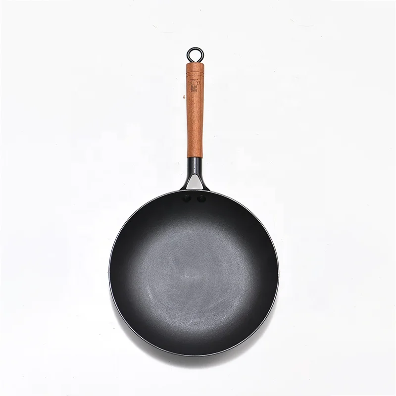 Iron Pan with Nitriding  Wooden Handle Cookware