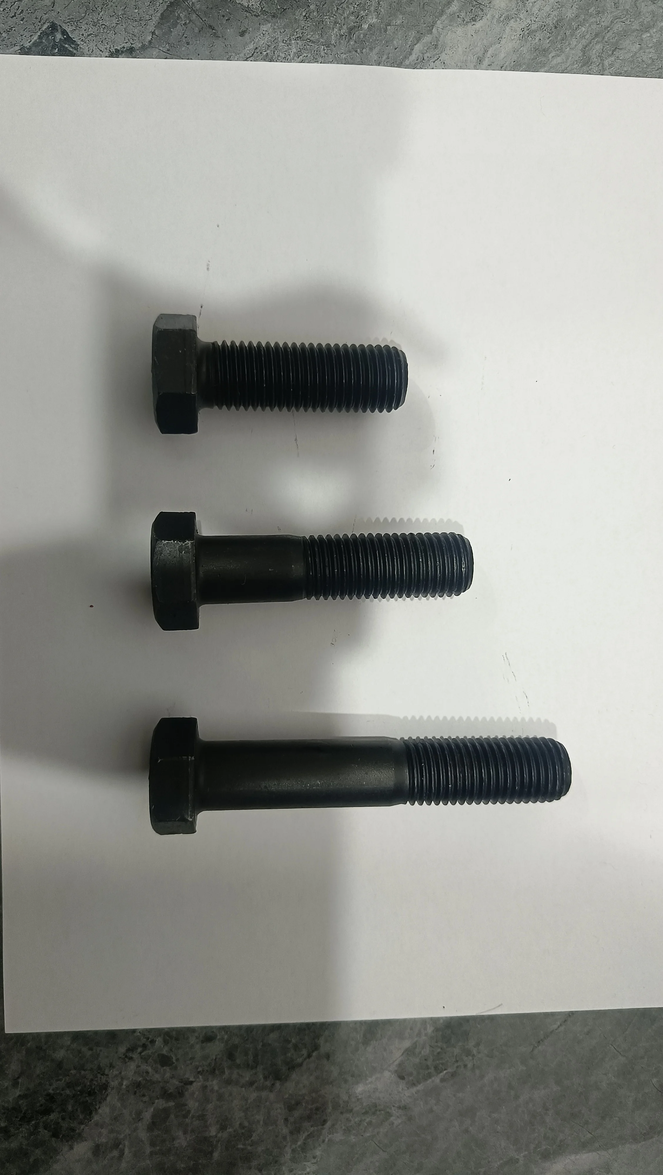 High tensile hexagonal M20 bolt 8.8 grade bolt for sale