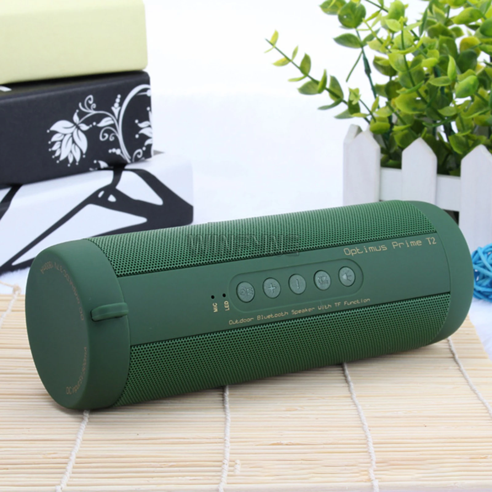 
Wholsale Stereo Mini Speaker Long Playtime Bluetooths Wireless Speaker with Impressive Sounds for Sports Travel Speaker 