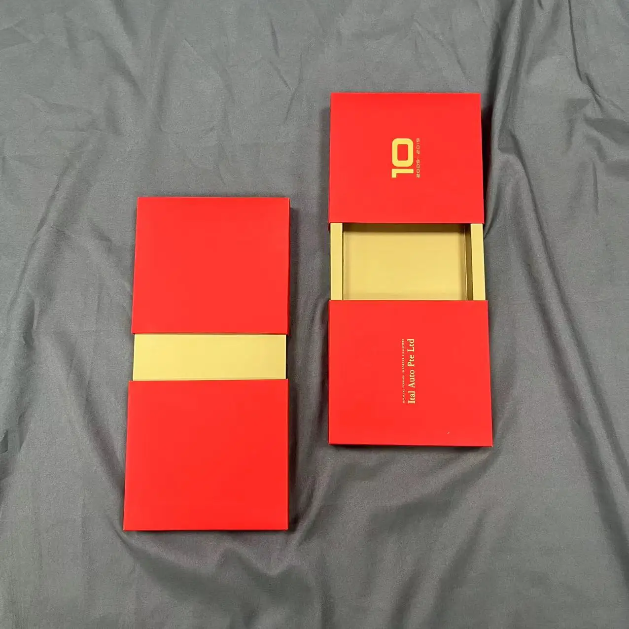 Подарочная коробка для подарков