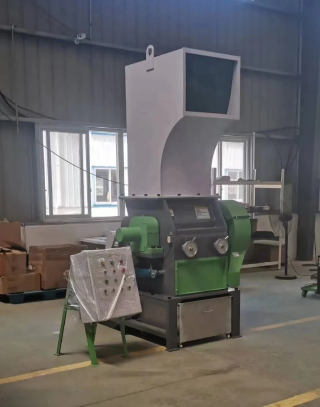 Hot sale PET crusher machine plastic crusher with hydraulic system