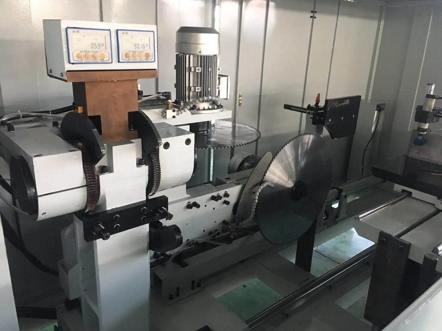 Aluminum Curtain Wall Notching Saw/Curtain Wall Connecting End Cutting Saw