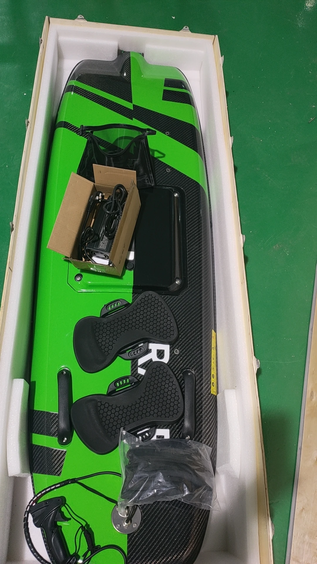 OEM 2023 Water Sports Electric Surfboard 12KW Jet Power Motor Jet Surf Board Electric Surfboard Motorized Surfboard