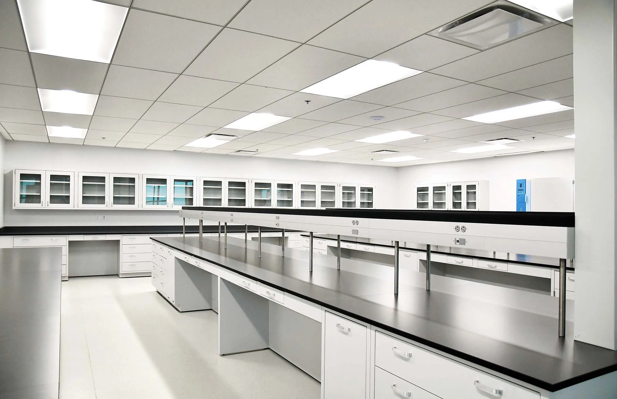 High Temperature Resistance Chemical Lab Bench with Phenolic Resin Worktop Lab Furniture