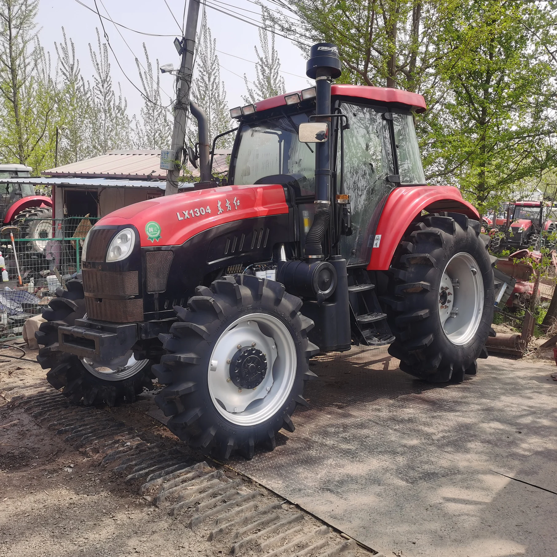 Сельскохозяйственная техника 50HP 60HP 70HP недорогие сельскохозяйственные тракторы на продажу по заводской