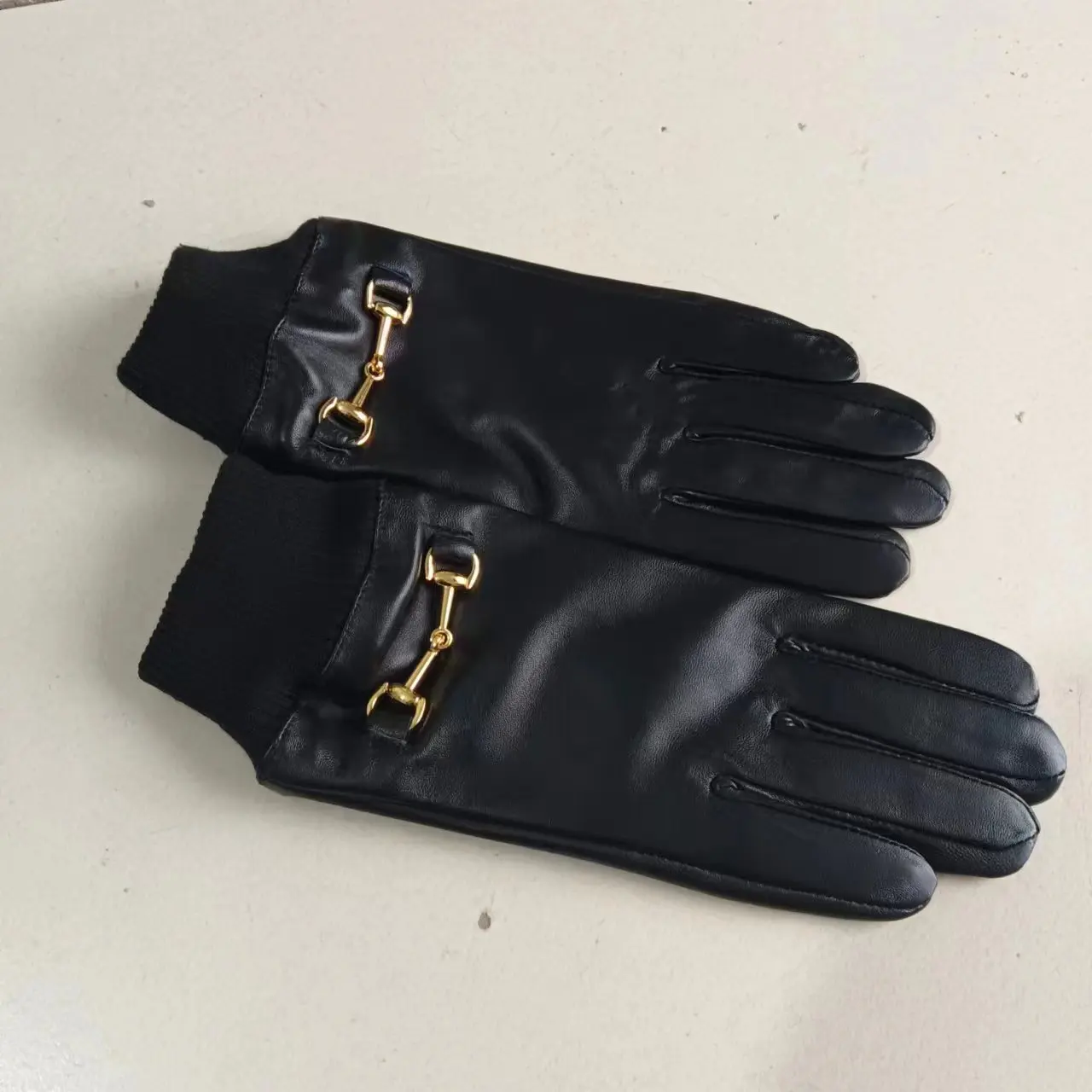 High Quality Famous Brands Designer Gloves Genuine Leather Winter Warm Glove Touch Screen Gloves Outdoor Keep Warm Accessories