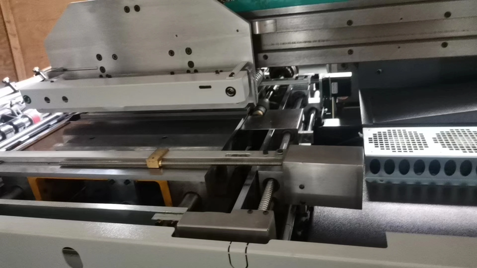 TBT50/5FD 2024 Fully Automated Perfect Glue Book Binding Machine with Low Price Option
