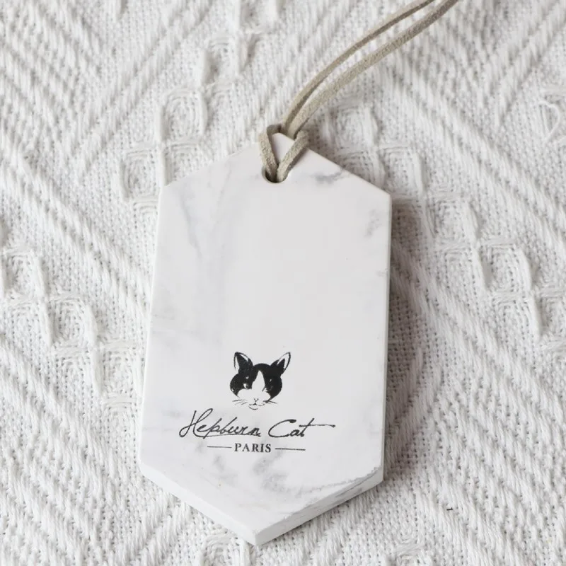 Finru Factory Price Wholesale OEM Home Car Decoration Unique Pendants Porcelain Hanging Essential Oil Fragrance Diffuser