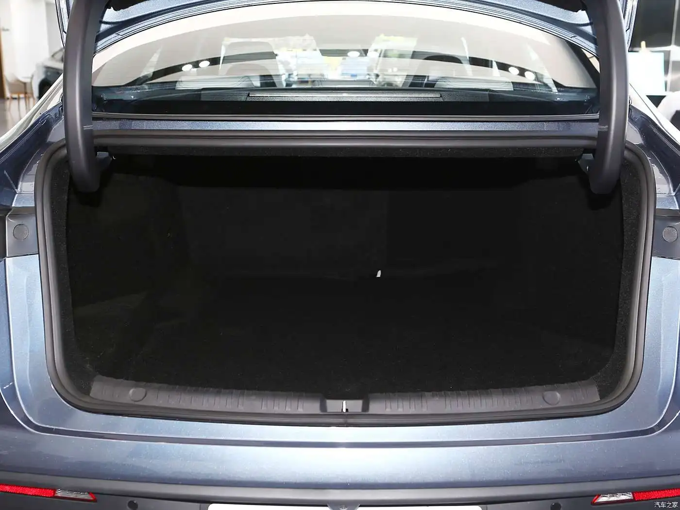 Hot Selling BYD Seal 06 2024 DM-I Hybrid Mid-Size 4-Door 5-Seater Sedan New Energy Vehicle Left Steering Pre-Sale EV Car Price
