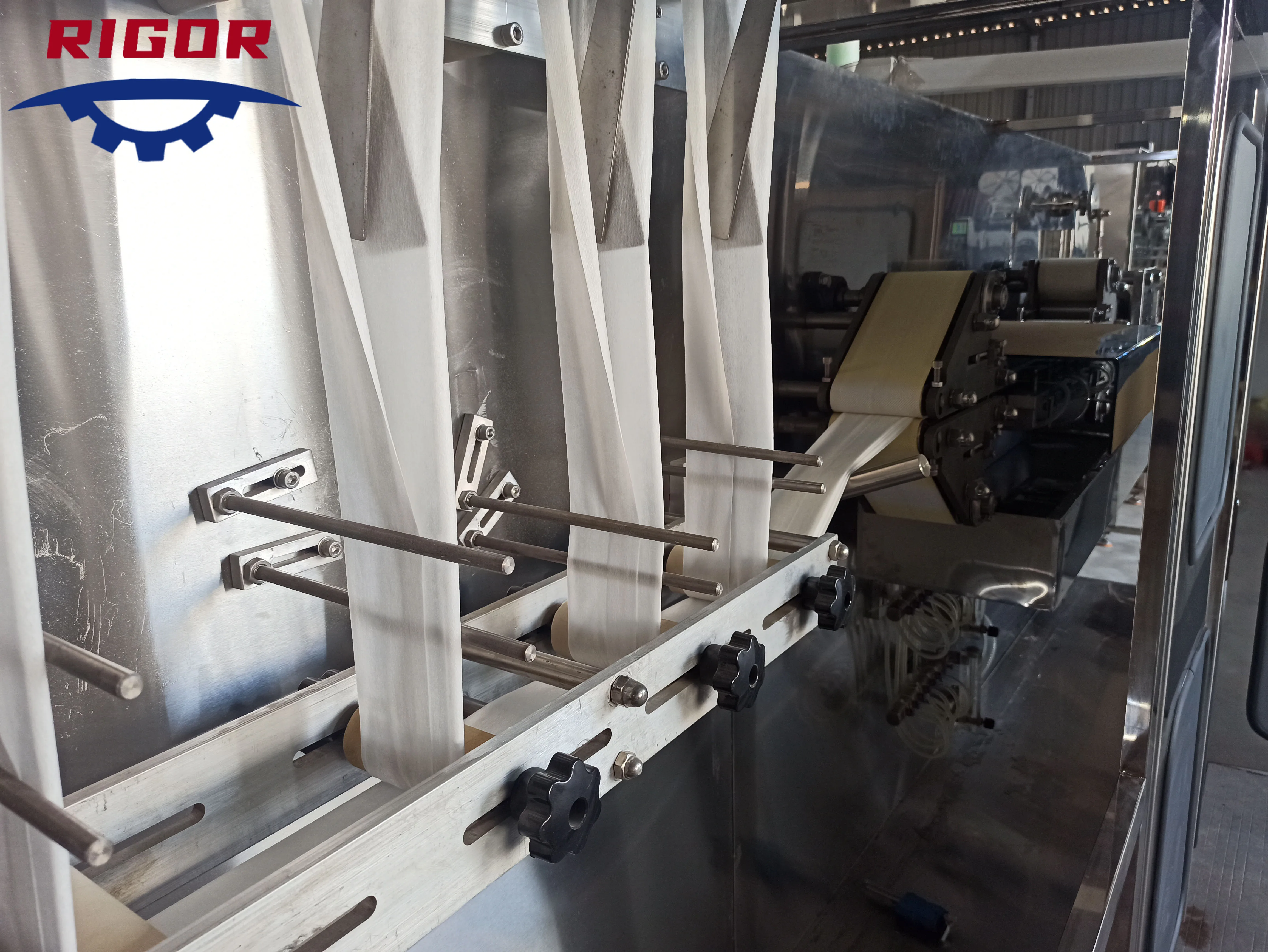 6 Lines Wet Wipes Folding And Cutting Machine