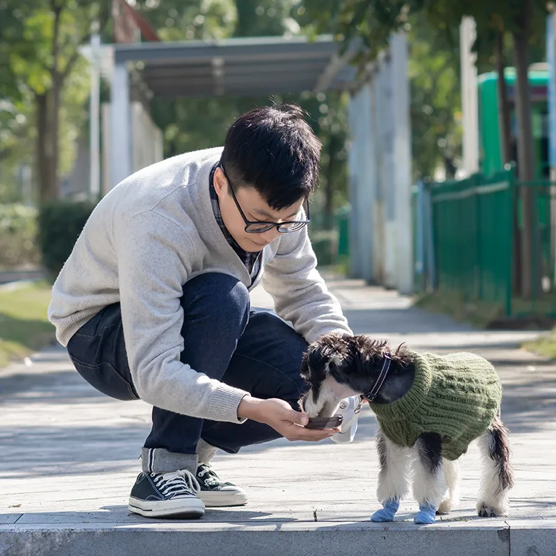 Pet leash with Waste Bag Dispenser and bowl Multifunction dog leash automatic retractable leash cross-border With LED light
