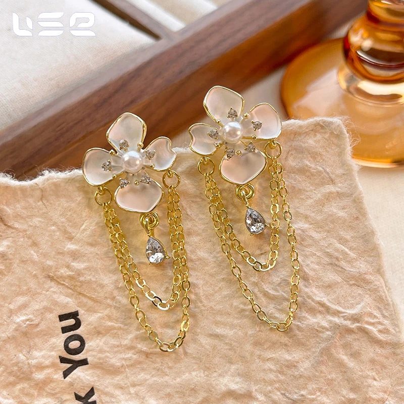 South Korea Style Gold-Plated Alloy Pearl Long Tassel Flower Huggie Earrings Vintage Trendy Design Zircon Main Anniversaries