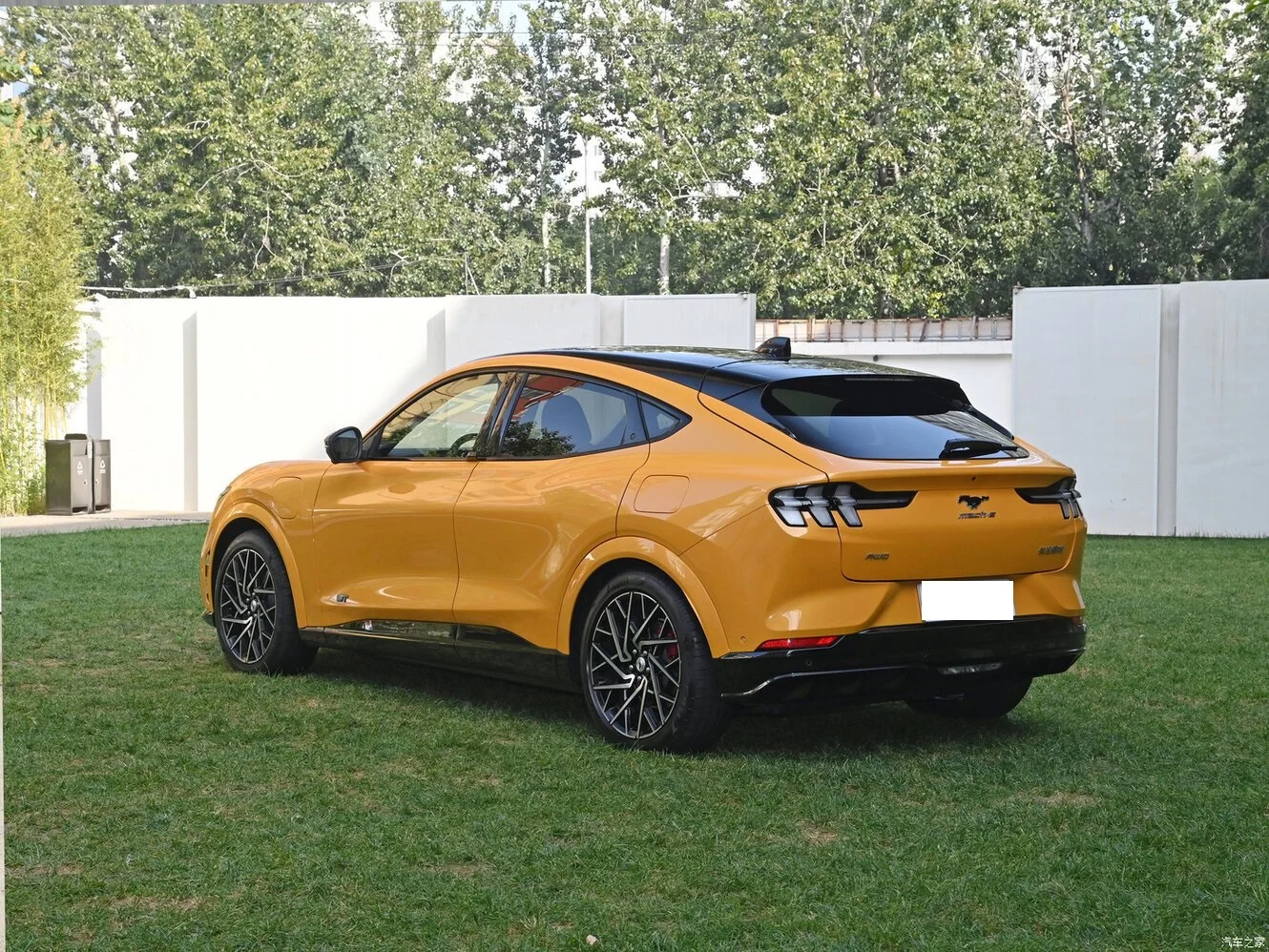 Made in China Ford Mach-e 4 Wheel Adult EV Car New Energy Vehicles Ford Mustang Mach E GT SUV High Speed Electric Car for Sale