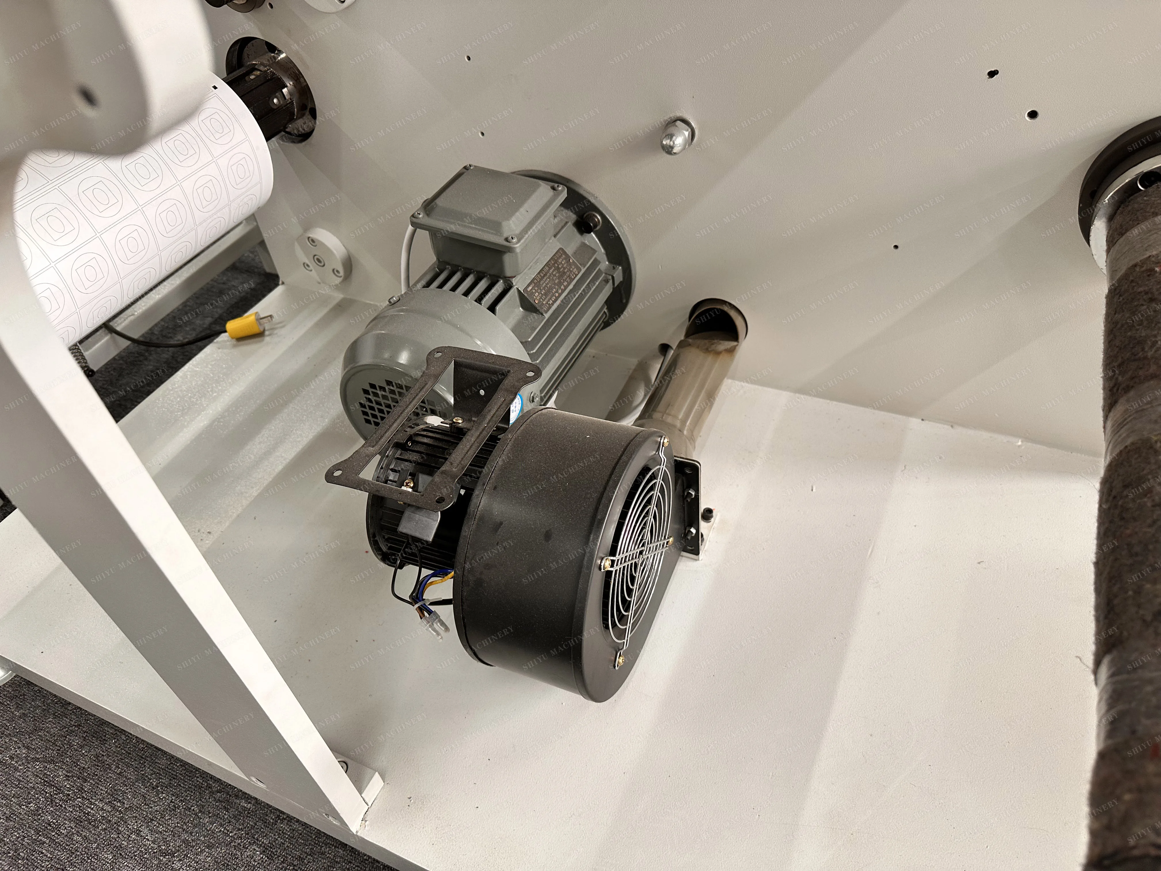 Automatic Rotary Die Cutting And Slitting Rewinding Machine Self-Adhesive Label Slitter Rewinder For Printed Pearl Film Label