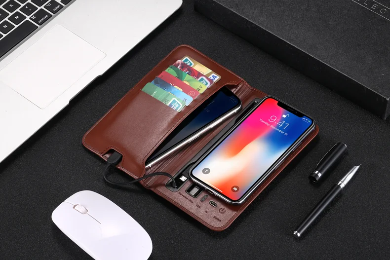 China Professional Customized Wireless Charger Powerbank in Wallet as Business Gift
