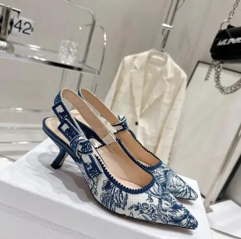 Lace Embroidery New Hollow Pointed Female Sandals Low Heels Letter Bow Sexy Bun Back Empty Low Heels Ladies Shoes