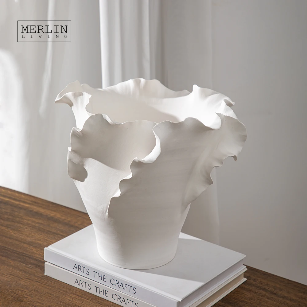 Merlin Living handmade ceramic vase hotel decor vintage laciness vase decoration  Chaozhou Ceramic Factory Manufacturing