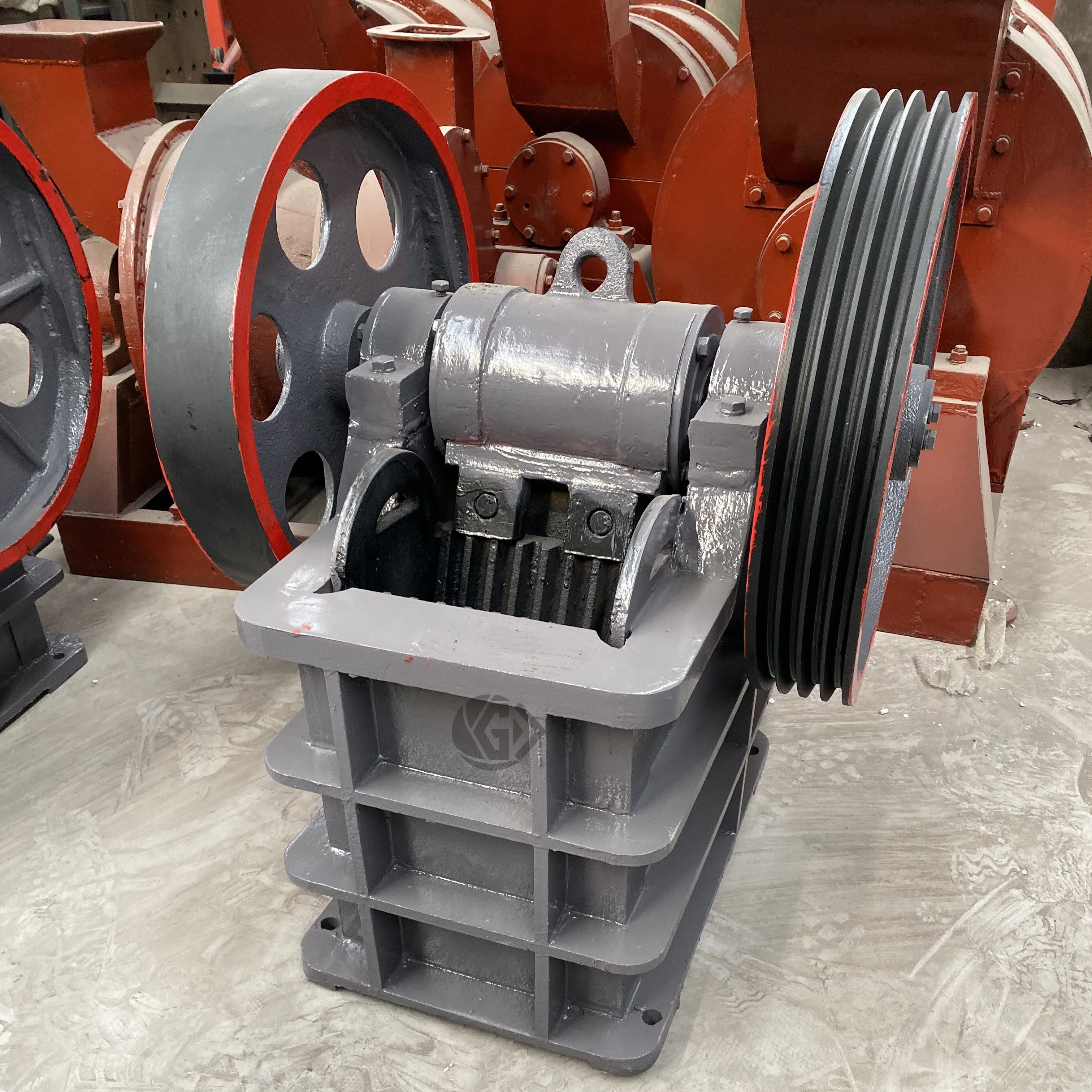 portable diesel jaw crusher with conveyor rock jaw crusher 50 tonne per hour jaw crusher stone 400*600