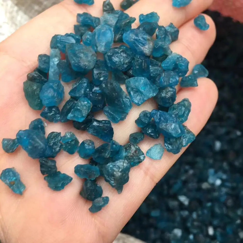 Небольшие необработанные Апатит синего цвета, натуральный гравий, кристалл фэн-шуй, украшение для дома, Кристальное изображение, полированный неровный блок, 1 кг