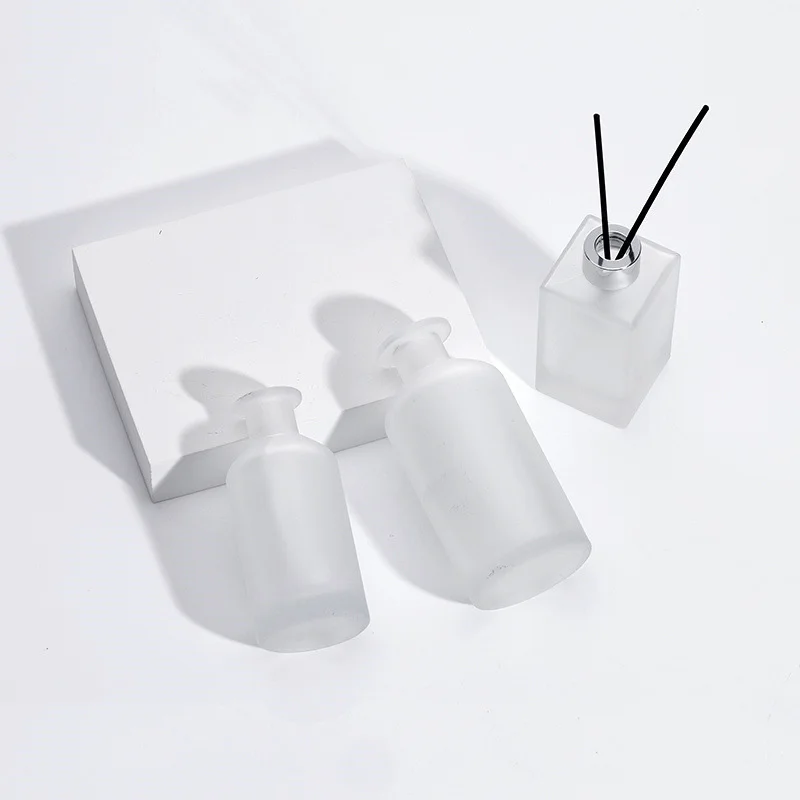 Wholesale Round Matte Frosted Glass Bottle For Home Decorative Products Empty Car Fragrance Bottle Diffuser with Different Ring