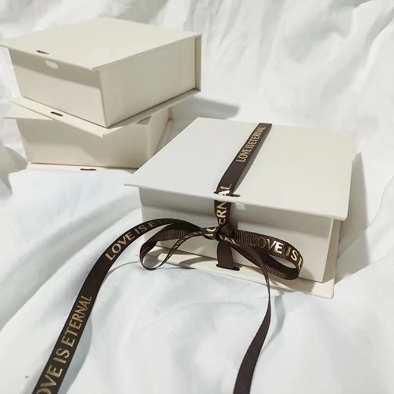 FORTE Eco-friendly Cardboard Paper Gift Box Custom Logo Jewelry Box Magnetic Flap Ribbon Closure Jewelry Gift Box With Pouch Bag
